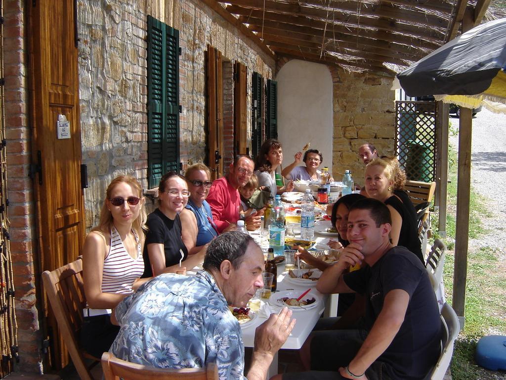 Casa Dell' Abbondanza B&B Agriturismo Vigoleno Ngoại thất bức ảnh