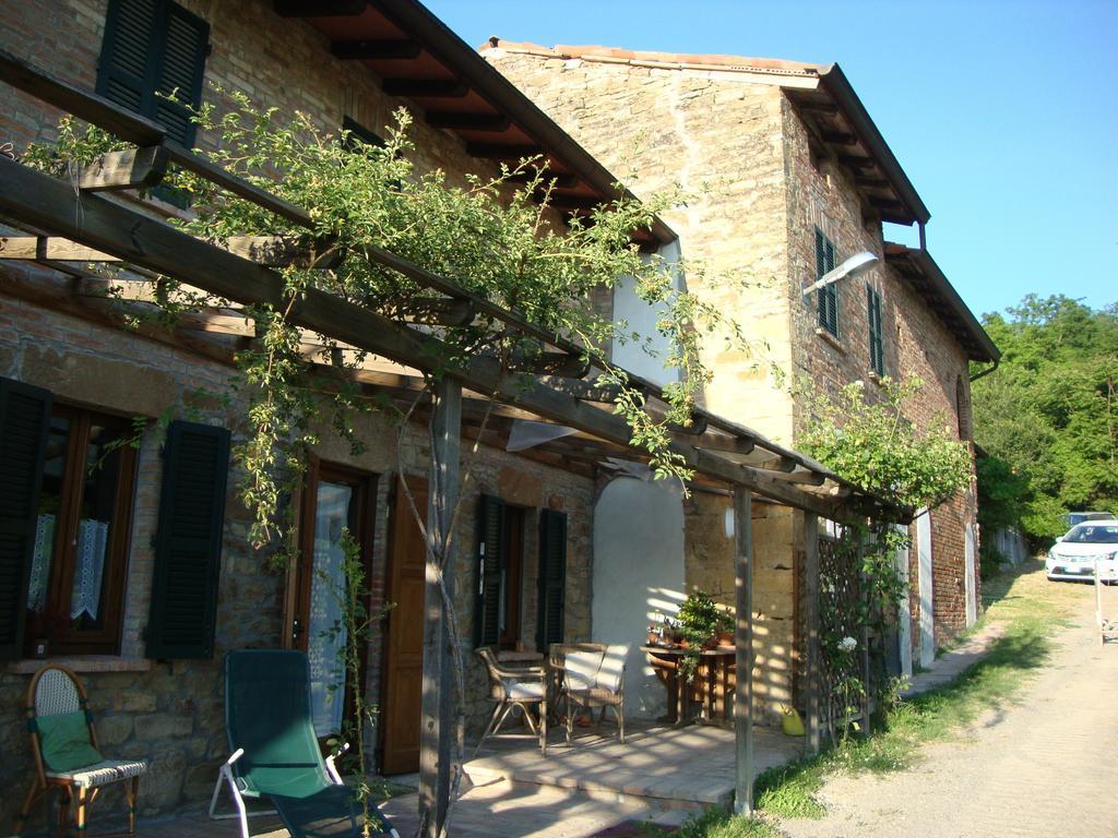 Casa Dell' Abbondanza B&B Agriturismo Vigoleno Ngoại thất bức ảnh